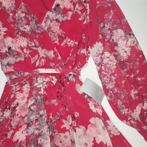 NWT Taylor Floral Bubble sleeve Dress - Picture 2 of 4